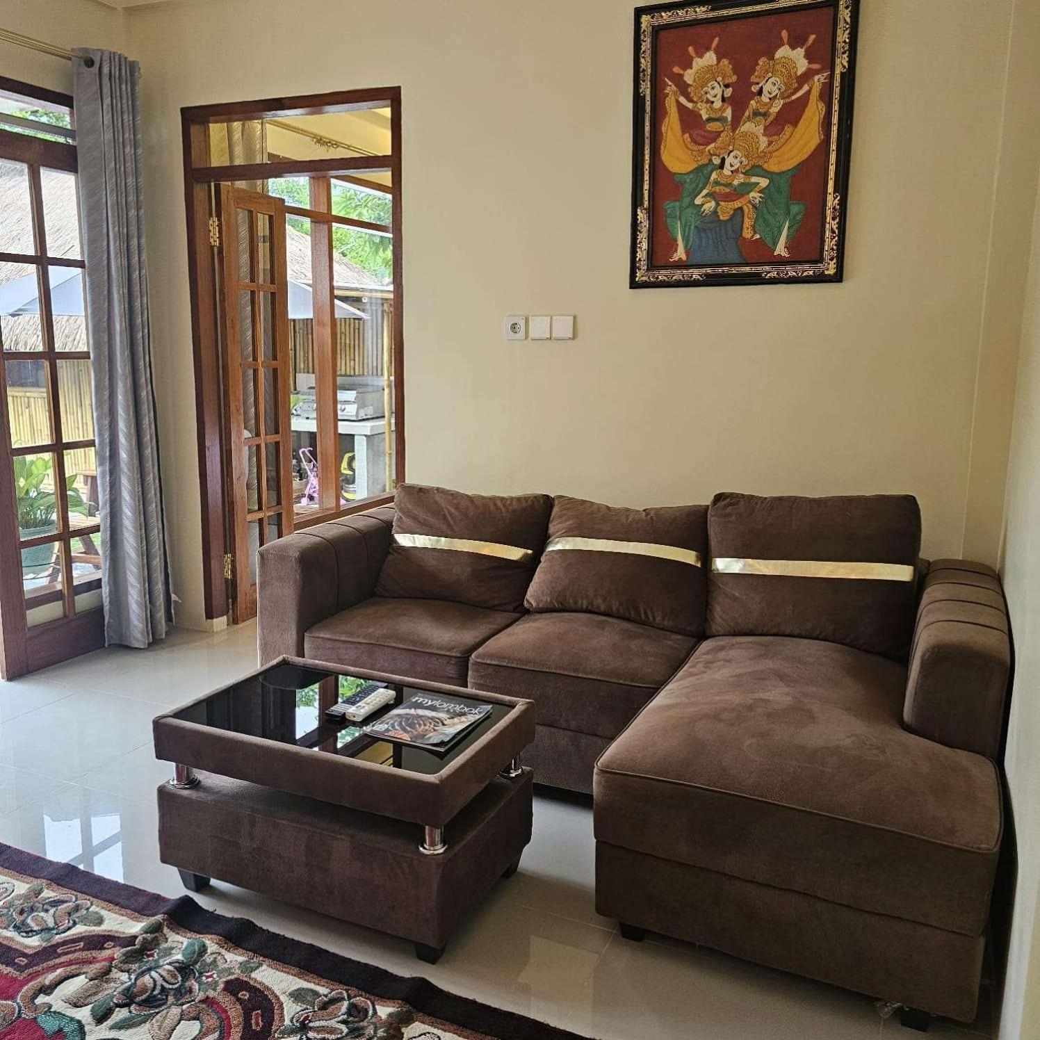 Suci'S Friendly Apartments Матарам Экстерьер фото